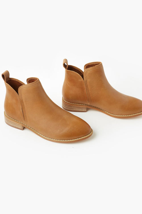 Douglas Tan Leather Ankle Boot ACC Shoes - Boots Walnut   